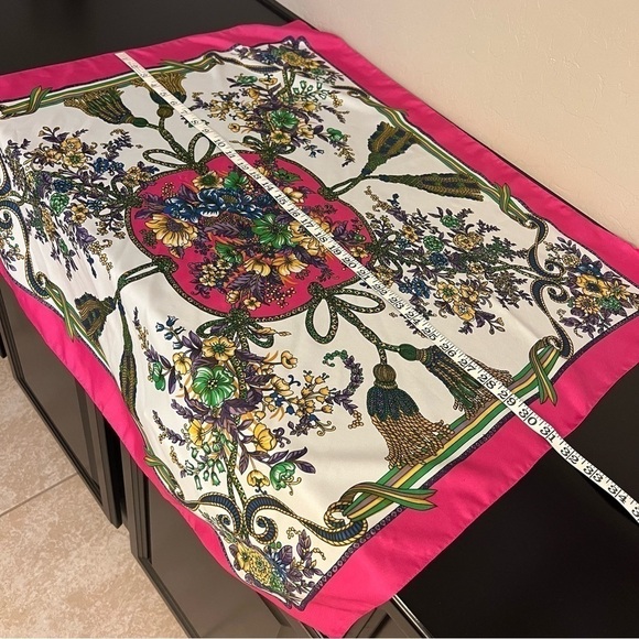 SCARF square colorful and elegant, floral print, quality polyester 31”x31” - Picture 4 of 10